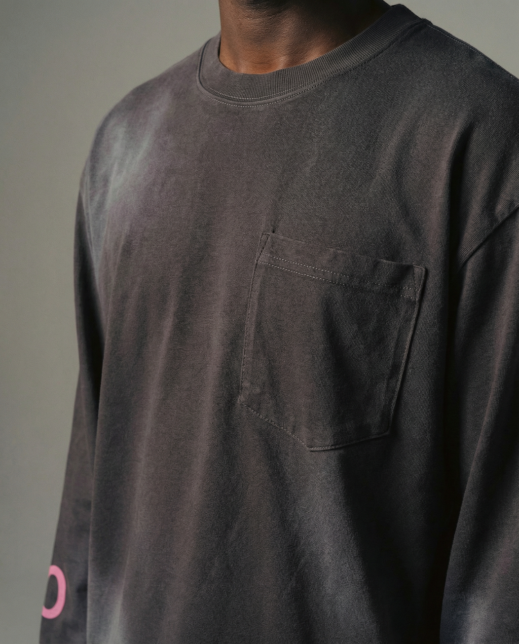 Dark Grey long shirt - Sprayed effect